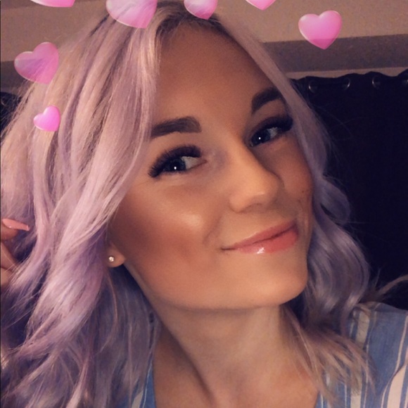 Meet your Posher, Emily - Picture 1 of 1